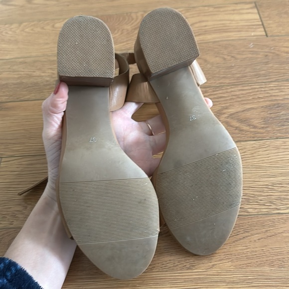 Women’s heels 2 inches. Super cute! - Picture 2 of 3